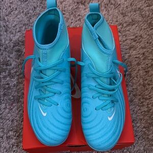 Nike Blue Phantom Luna ll Cleats